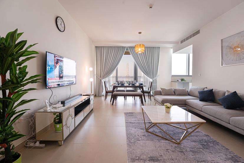 Luxury Brand New 2 B/R Apt with Excellent Seaview